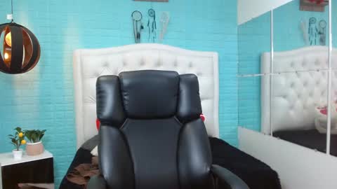 Snapshot of jeremy_job chatting on 02.24.26 Jeremy online show from 02.24.26