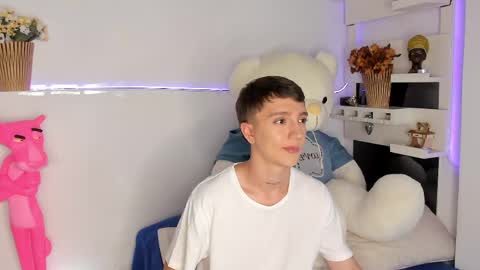 jero independent model online show from 04.21.26