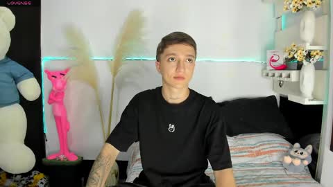 Snapshot of jeremy_salvatore_ chatting on 05.22.26 jero independent model online show from 05.22.26