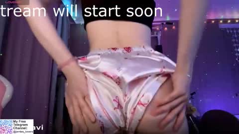 Snapshot of jerrienyhan chatting on 10.24.25 jerrienyhan online show from 10.24.25