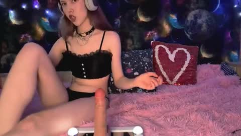 Snapshot of jerrienyhan chatting on 11.08.25 jerrienyhan online show from 11.08.25