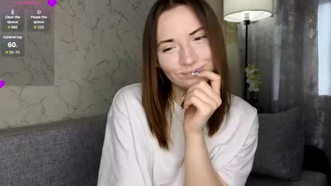 Snapshot of jerrimeyer chatting on 05.14.26 Lily online show from 05.14.26