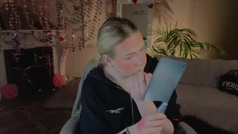 Snapshot of jes_solar chatting on 02.21.26 jes_solar online show from 02.21.26