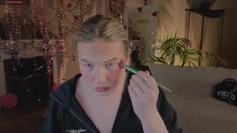 Snapshot of jes_solar chatting on 02.24.26 jes_solar online show from 02.24.26