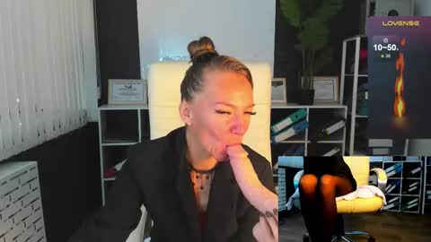 jesica_moon_peachy online show from 09.13.25