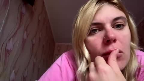 Snapshot of jeslynomert chatting on 11.04.25 JeslyNomert online show from 11.04.25