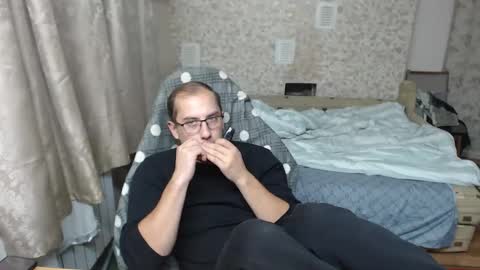 Snapshot of jess_nest chatting on 10.01.25 Jess online show from 10.01.25