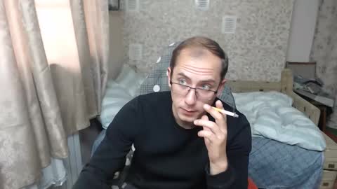 Snapshot of jess_nest chatting on 10.03.25 Jess online show from 10.03.25