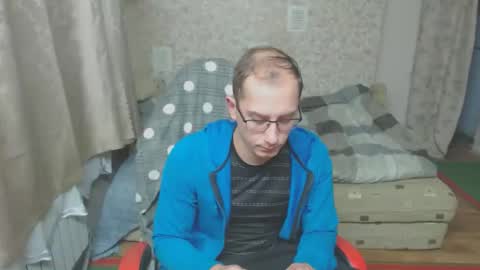 Snapshot of jess_nest chatting on 10.26.25 Jess online show from 10.26.25