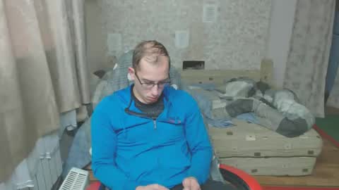 Snapshot of jess_nest chatting on 10.27.25 Jess online show from 10.27.25