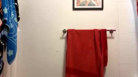 Snapshot of jesselopezcali chatting on 11.24.25 Hungjessy online show from 11.24.25