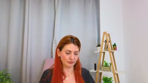 Snapshot of jessey_adams chatting on 01.06.25 bella adams online show from 01.06.25