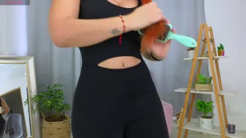 Snapshot of jessey_adams chatting on 02.02.25 bella adams online show from 02.02.25