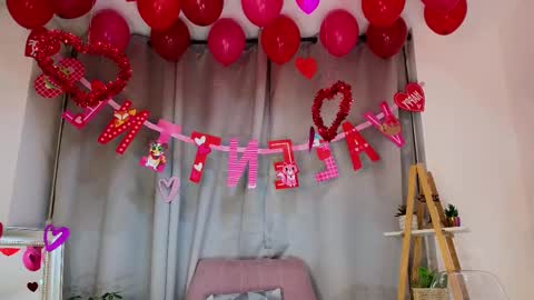 Snapshot of jessey_adams chatting on 02.15.25 bella adams online show from 02.15.25