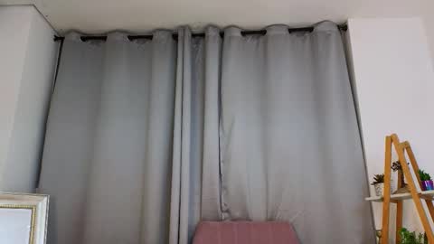 Snapshot of jessey_adams chatting on 03.12.25 bella adams online show from 03.12.25