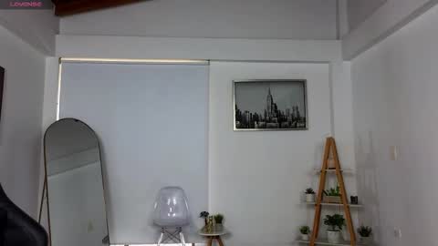 Snapshot of jessey_adams chatting on 09.14.25 bella adams online show from 09.14.25