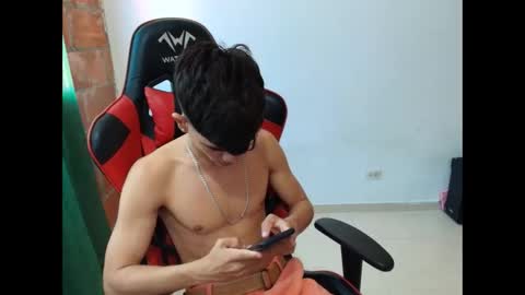 Snapshot of jesshot_bigcock chatting on 10.19.25 jesshot_bigcock online show from 10.19.25