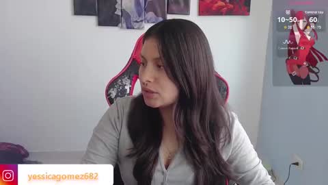 Snapshot of jessica_gomezz chatting on 09.28.25 Jessica gomez online show from 09.28.25