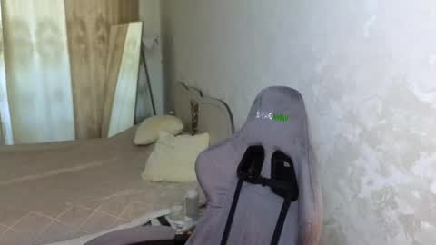 Snapshot of jessica_hanson chatting on 10.01.25 Jessy online show from 10.01.25