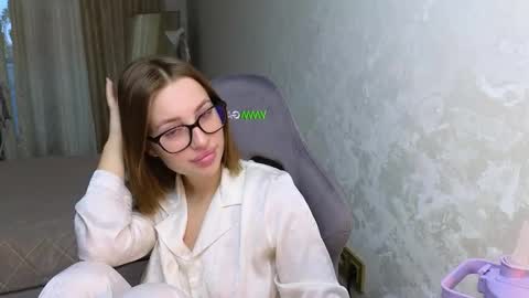 Snapshot of jessica_hanson chatting on 10.11.25 Jessy online show from 10.11.25