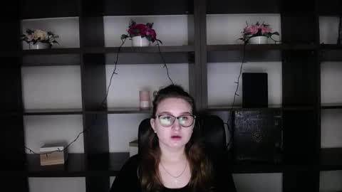 jessica_moul online show from 01.25.25