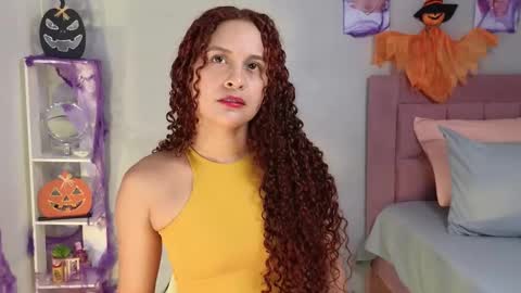 Snapshot of jessica_tom_ chatting on 10.31.25 Jessica online show from 10.31.25