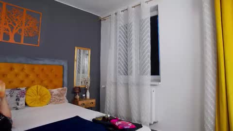 Jessica White online show from 09.15.25