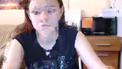 Snapshot of jessicaholland1 chatting on 06.17.26 jessicaholland1 online show from 06.17.26