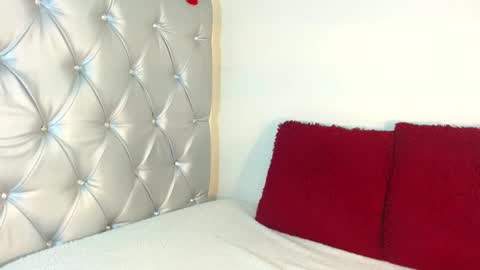 Snapshot of jessicarabbit4 chatting on 11.12.25 jessicarabbit4 online show from 11.12.25