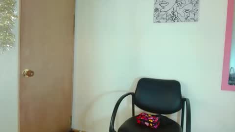 Snapshot of jessicarabbit4 chatting on 11.13.25 jessicarabbit4 online show from 11.13.25