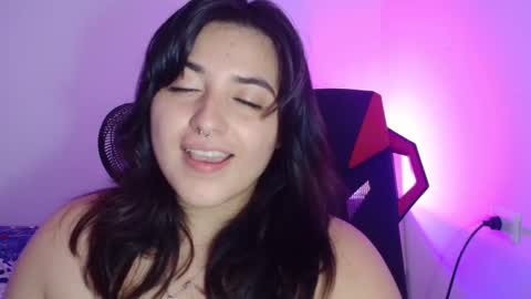 Snapshot of jessicared18 chatting on 09.29.25 jessicared18 online show from 09.29.25