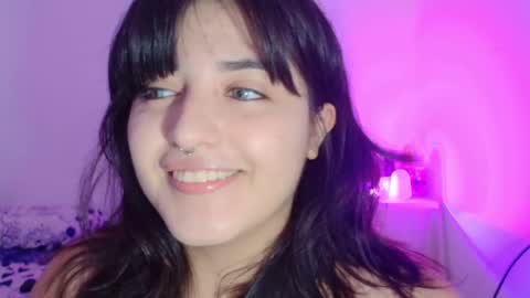 Snapshot of jessicared18 chatting on 09.30.25 jessicared18 online show from 09.30.25