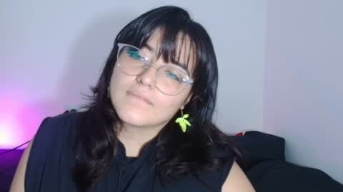 Snapshot of jessicared18 chatting on 10.21.25 jessicared18 online show from 10.21.25