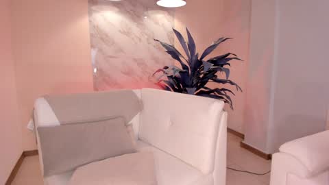 Snapshot of jessicawilliams1 chatting on 02.06.25 JESS online show from 02.06.25