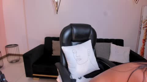 Snapshot of jessicawilliams1 chatting on 03.05.25 JESS online show from 03.05.25