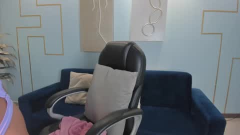 Snapshot of jessicawilliams1 chatting on 03.11.25 JESS online show from 03.11.25