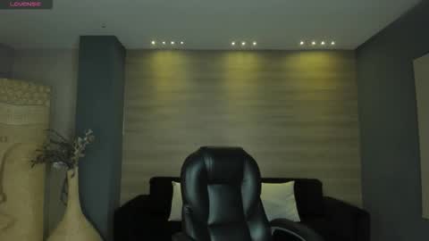 Snapshot of jessicawilliams1 chatting on 09.30.25 JESS online show from 09.30.25