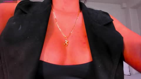 Snapshot of jessicawilliams1 chatting on 10.09.25 JESS online show from 10.09.25