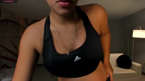 Snapshot of jessicawilliams1 chatting on 10.17.25 JESS online show from 10.17.25