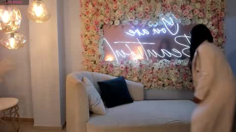 Snapshot of jessicawilliams1 chatting on 10.19.25 JESS online show from 10.19.25