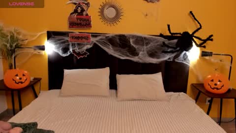 Snapshot of jessie_curlyy chatting on 10.26.25 Jessie online show from 10.26.25