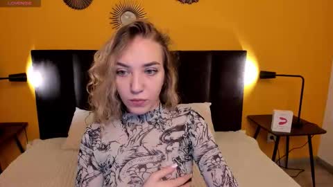 Snapshot of jessie_curlyy chatting on 11.06.25 Jessie online show from 11.06.25