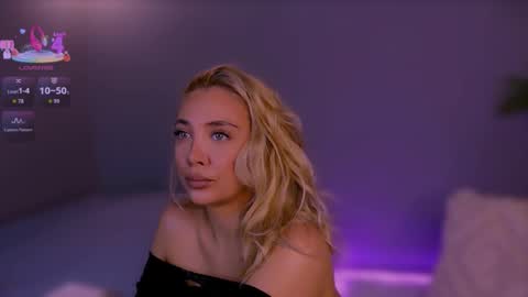 Snapshot of jessiellle chatting on 10.10.25 jessiellle online show from 10.10.25