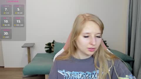 Snapshot of jessy_comely chatting on 01.10.25 Jessy online show from 01.10.25