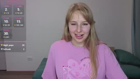 Snapshot of jessy_comely chatting on 09.24.25 Jessy online show from 09.24.25