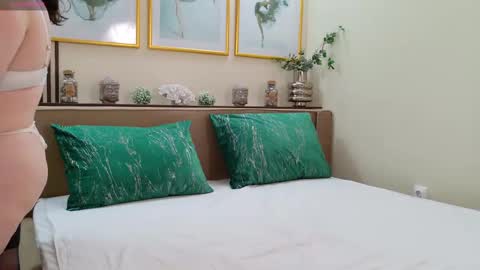 Francesca online show from 02.10.25