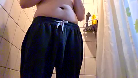 Snapshot of jetlaggerr chatting on 02.27.25 jetlaggerr online show from 02.27.25