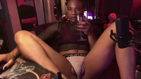 Snapshot of jetsdomain chatting on 09.26.25 Beastly Beauty online show from 09.26.25