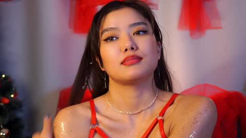 Hi all. My name is Naomi and Im glad to see you in my room  online show from 12.20.24