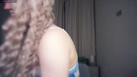 Snapshot of jettahartill chatting on 10.27.25 Daryl online show from 10.27.25